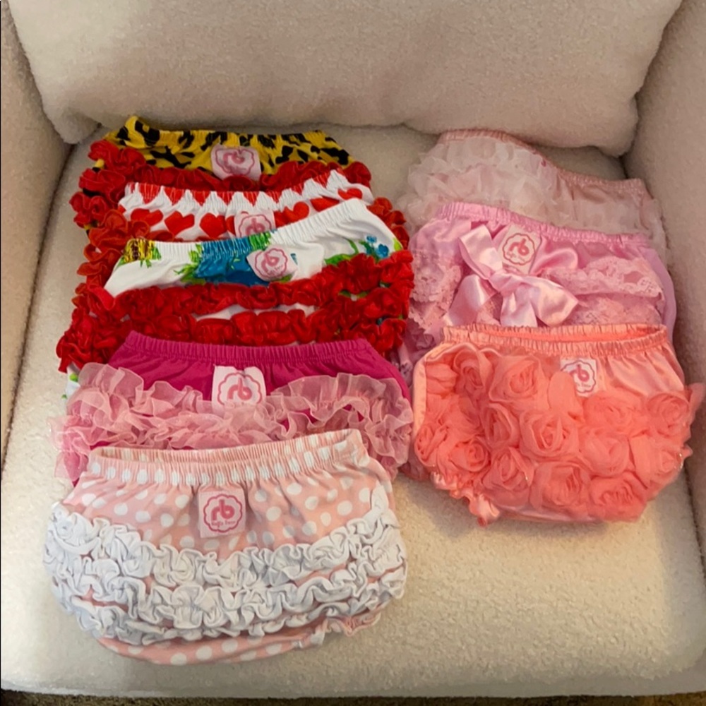 Ruffle buns puff bottoms! Sizes 3-6/6-12